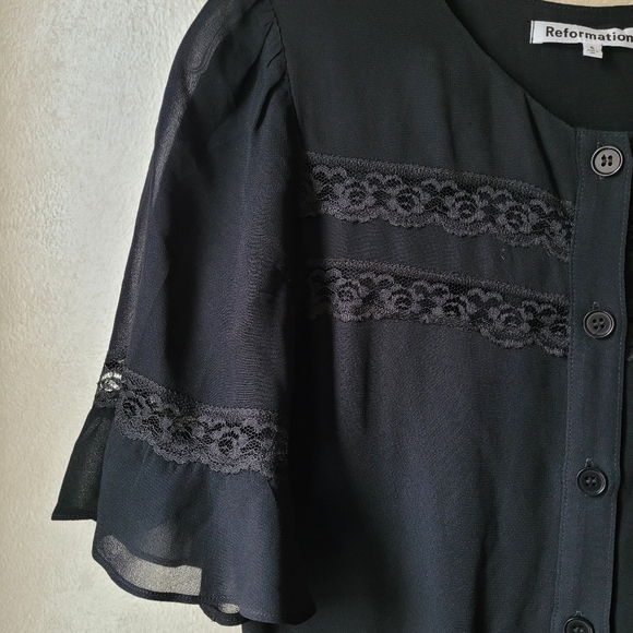 REFORMATION WOODSON LACE MIDI DRESS IN BLACK - Picture 10 of 11